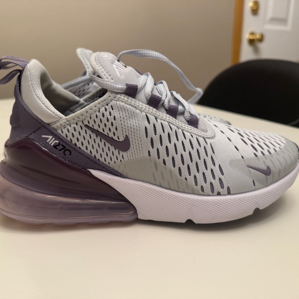 Nike Women's Air Max 270 - Light Gray & Purple - Picture 3 of 4